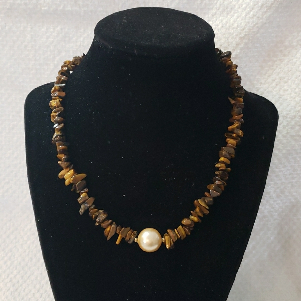 Brown Stone Choker with Eye- Catching  Pearl Accent